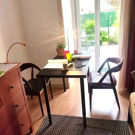 Private Garden Retreat In Historic Lisbon