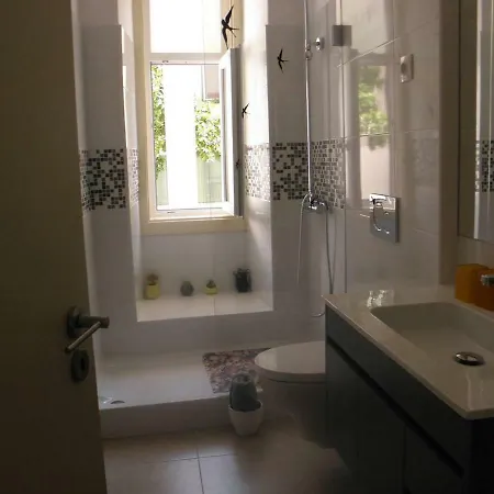 Apartment Sunny Orange Garden In Lisbon