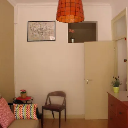 Apartment Sunny Orange Garden In Lisbon