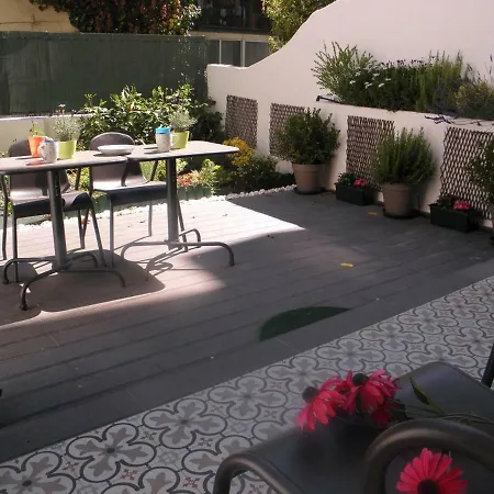Apartment Sunny Orange Garden In