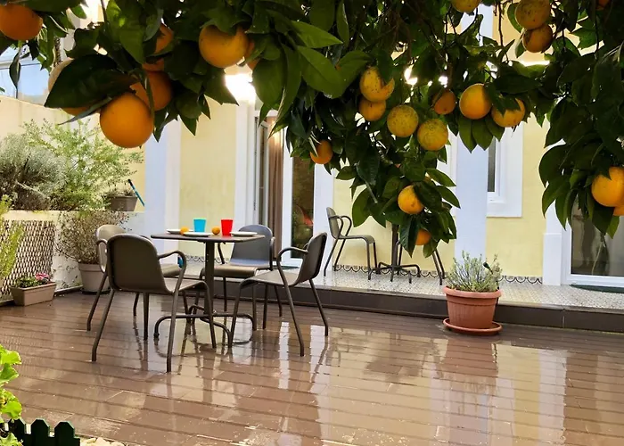 Apartment Sunny Orange Garden In Lissabon