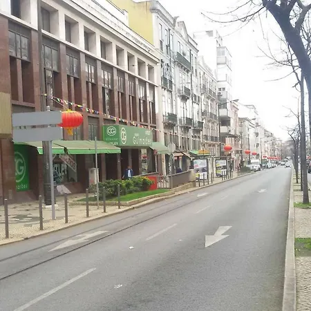 Sunny Orange Garden In Lizbona